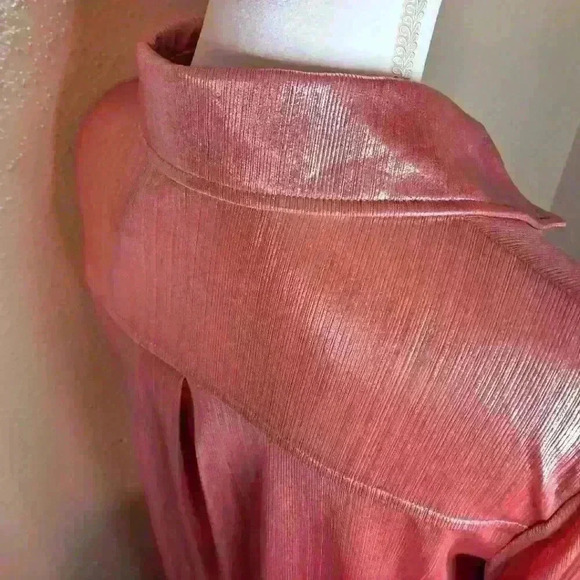 Pretty little thing blouse - Picture 2 of 5